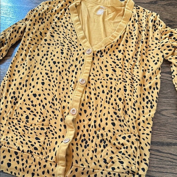 Kyte Marigold Cheetah Adult Cardigan - Picture 4 of 7